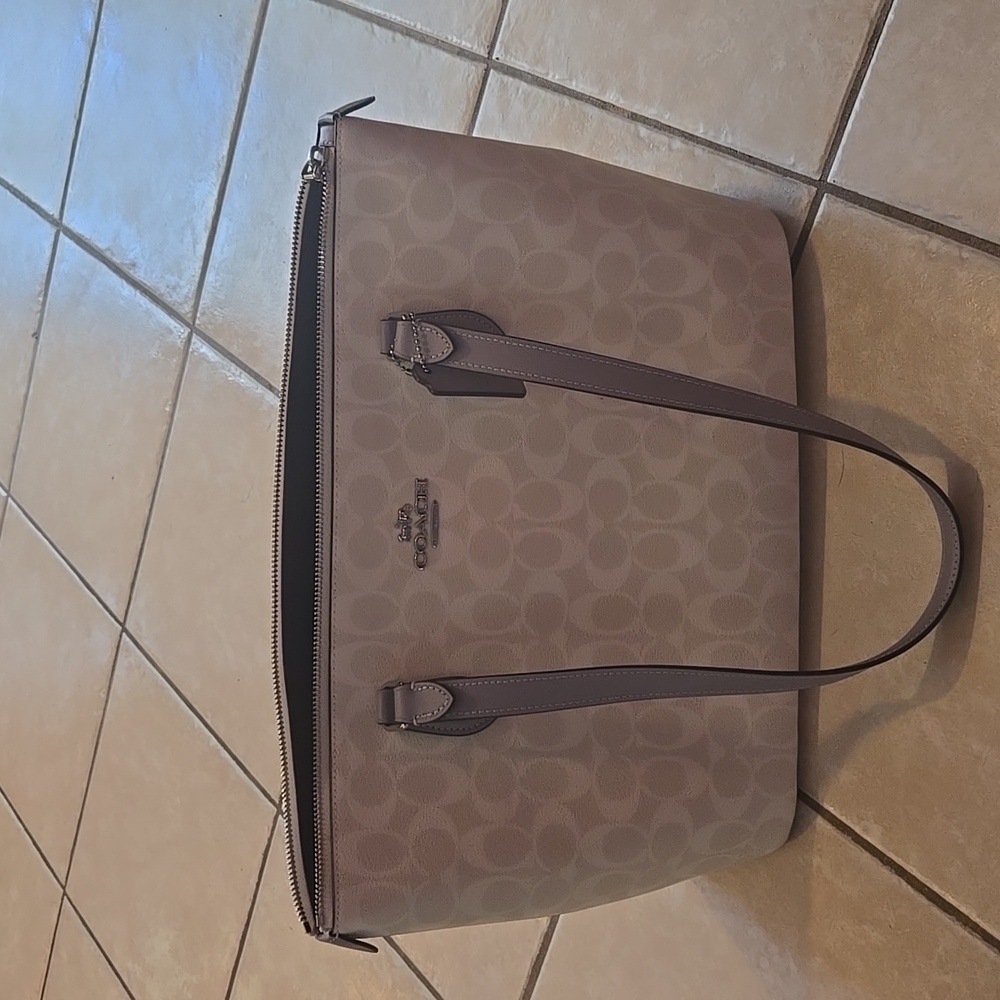 Like new coach gallery tote